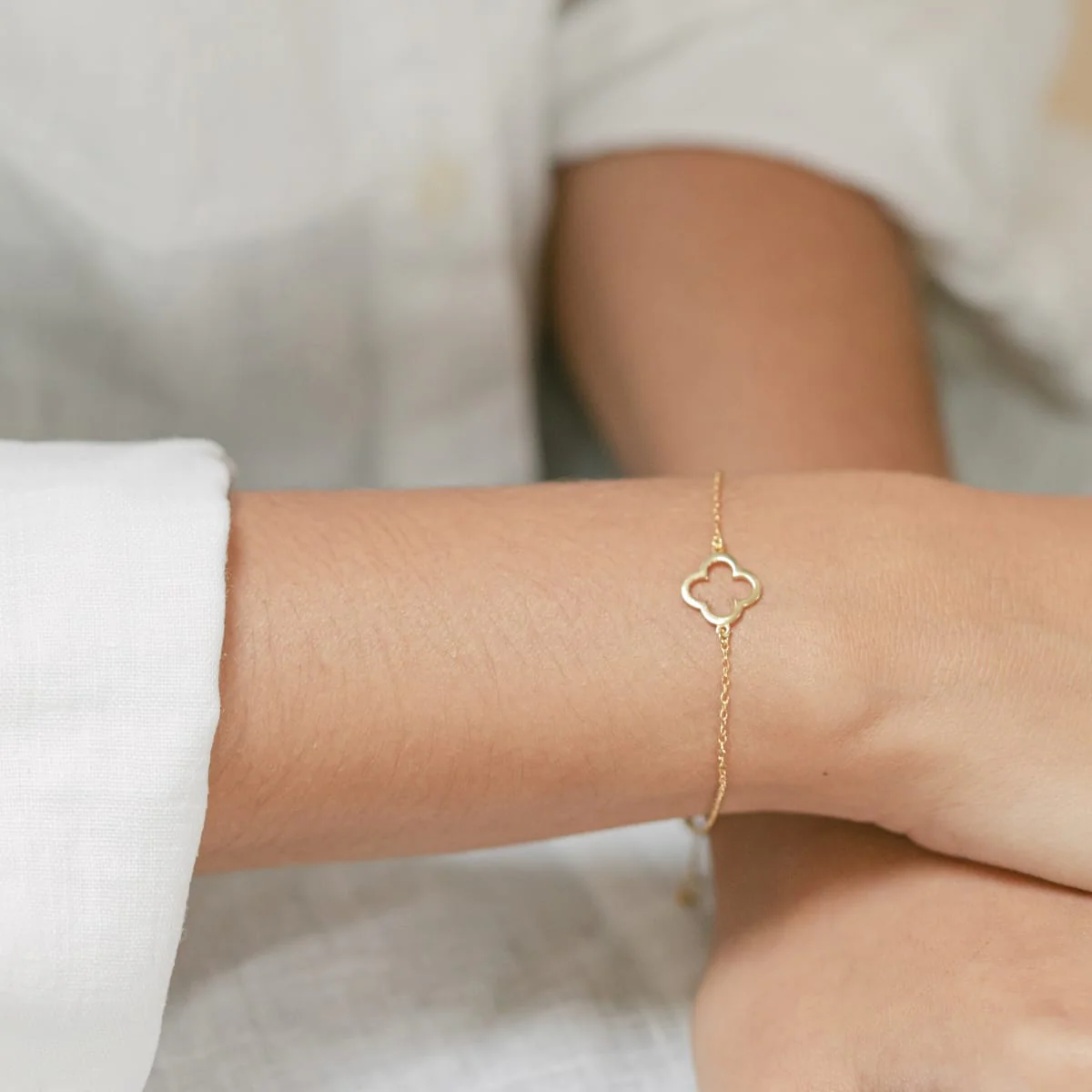 Clover Bracelet (Gold) - Image 5