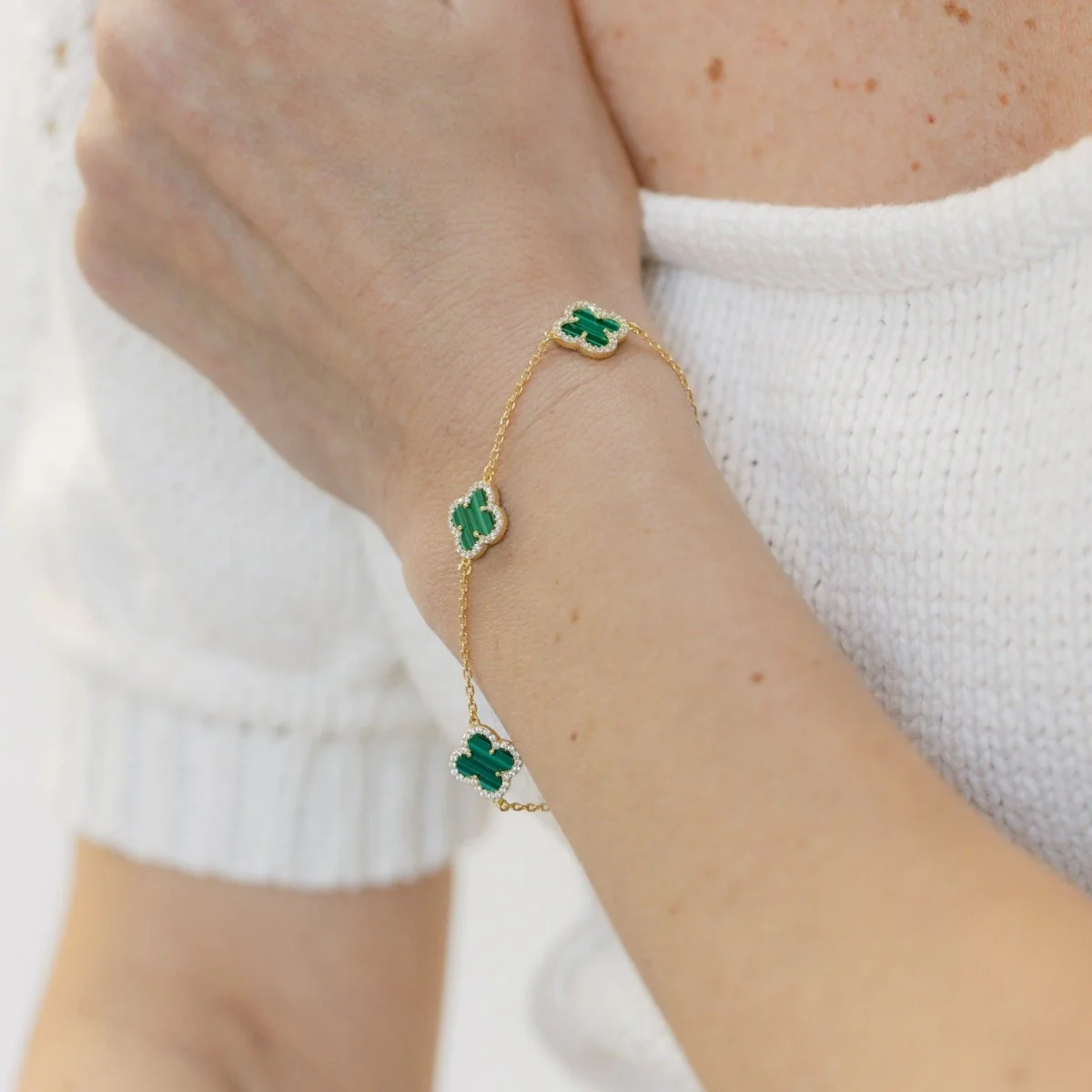 Clover Chain Bracelet with Malachite and Cubic Zirconia (Gold) - Image 3