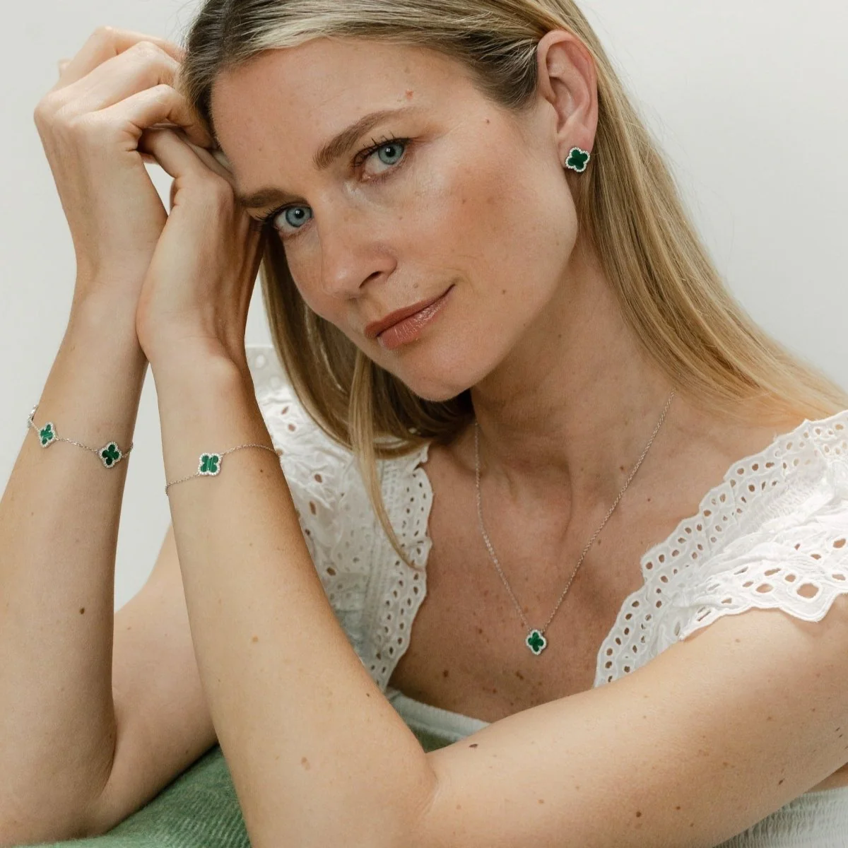 Clover Necklace with Malachite and Cubic Zirconia (Silver) - Image 3