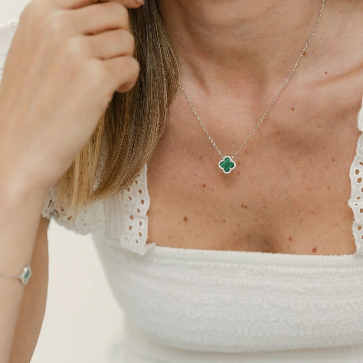 Clover Necklace with Malachite and Cubic Zirconia (Silver) - Image 4
