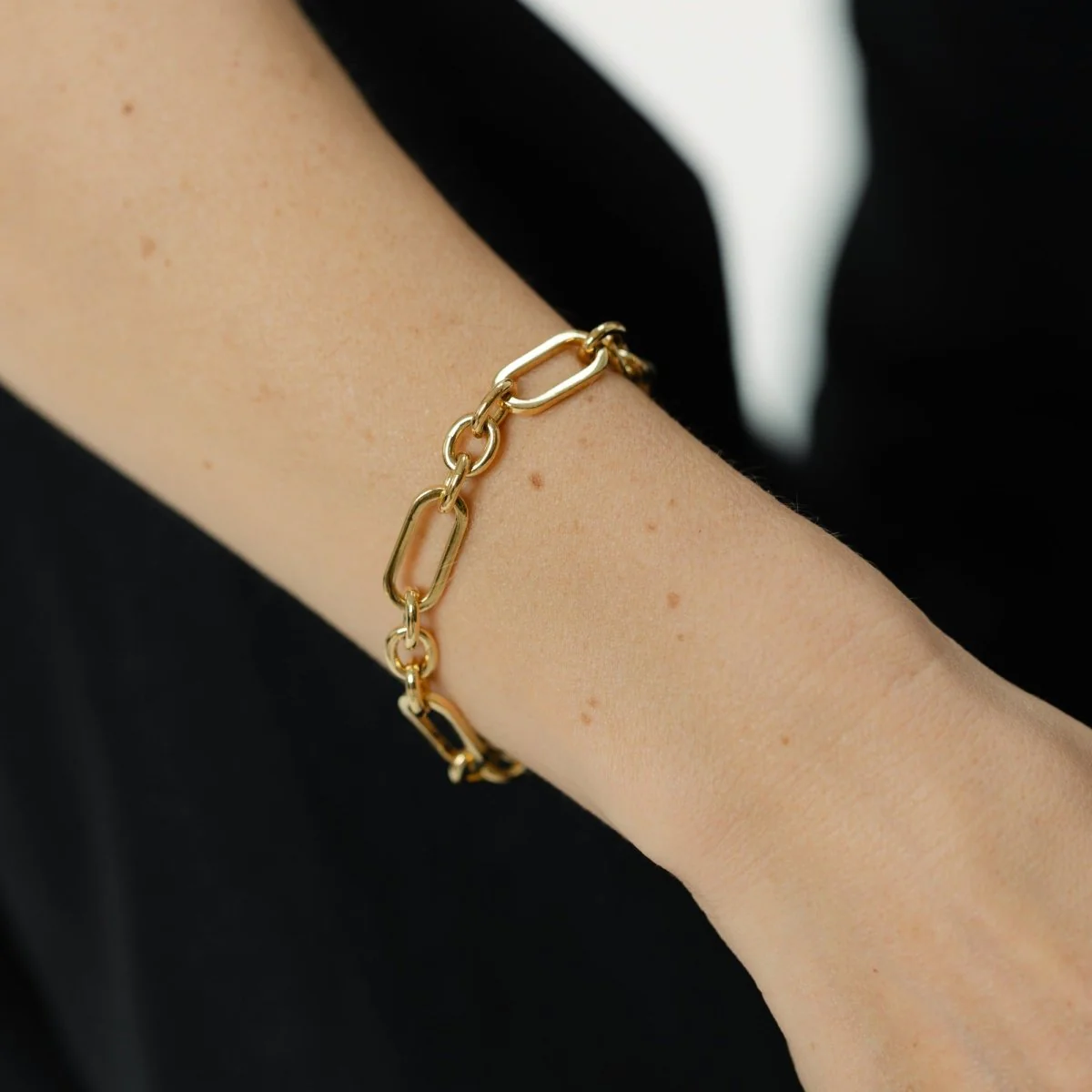 Figaro Chain Gold Bracelet - Siena - Image 4