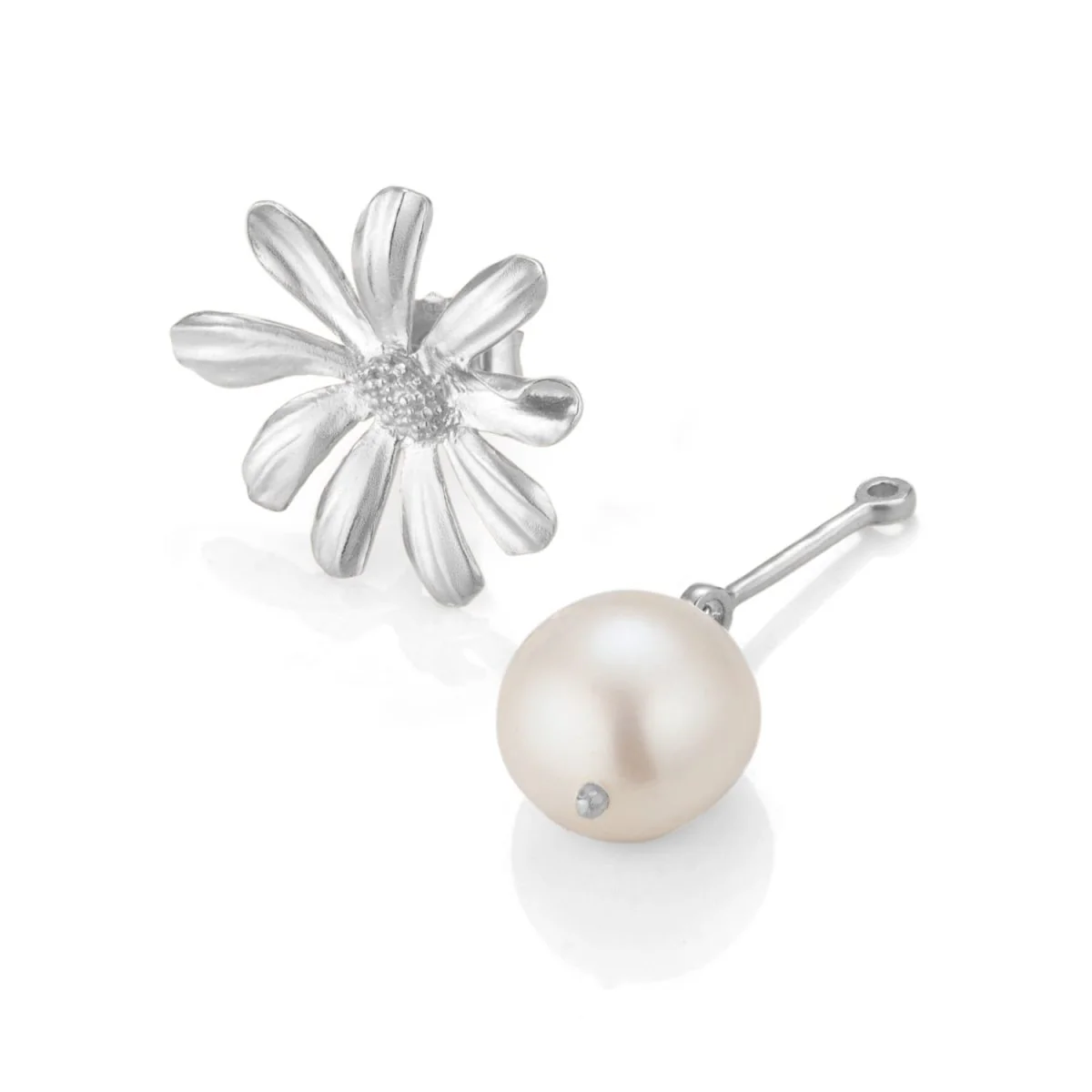 Daisy Flower and Pearl Silver Stud Drop Earrings - Image 4
