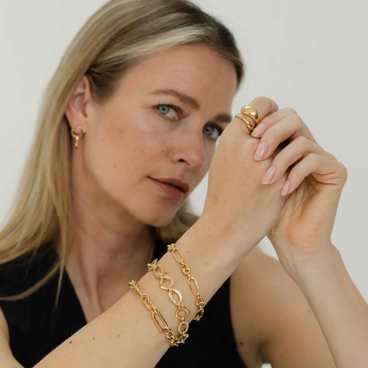 Marina T-Bar Gold Chain Bracelet - Siena - Image 6