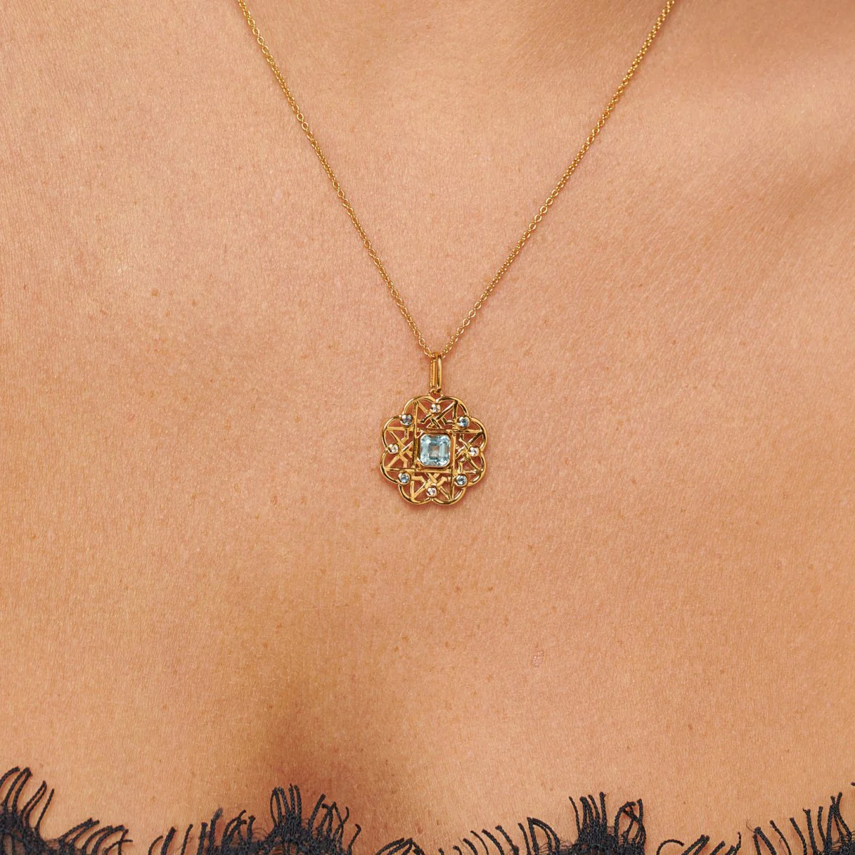 Peridot Gemstone Flower Gold Necklace - Image 2