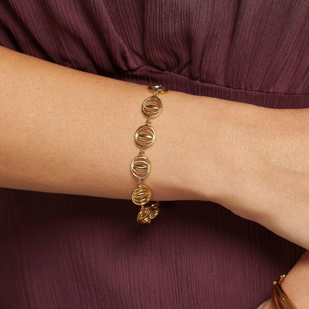 Sphere Gold Chain Bracelet - Ripple - Image 3