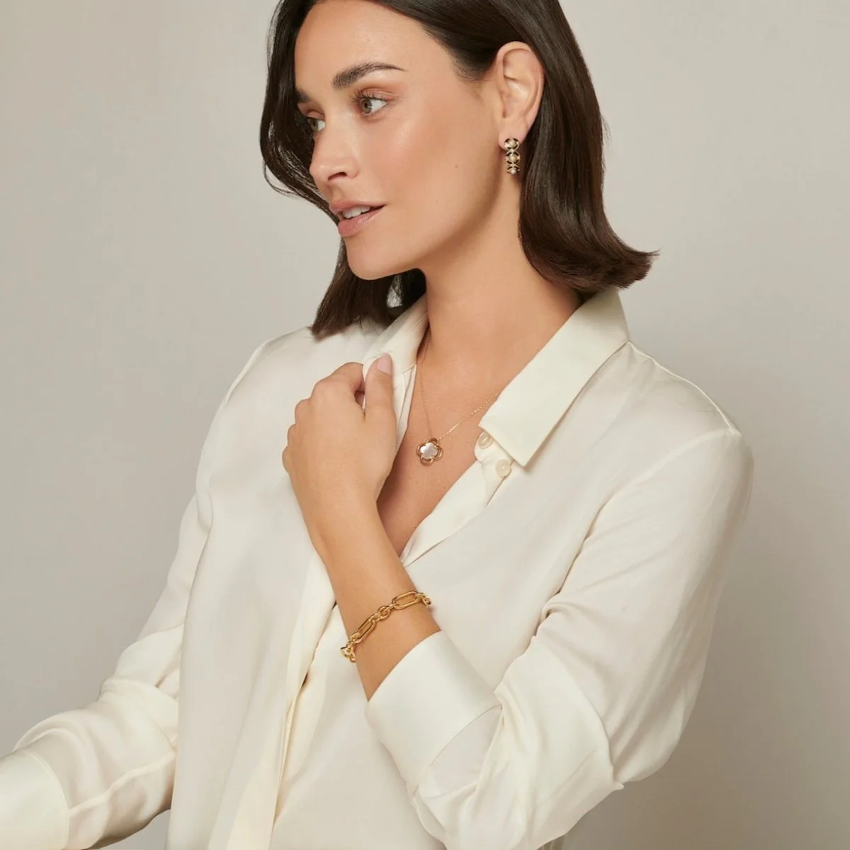 Double Clover Gold Necklace with Mother of Pearl - Image 4